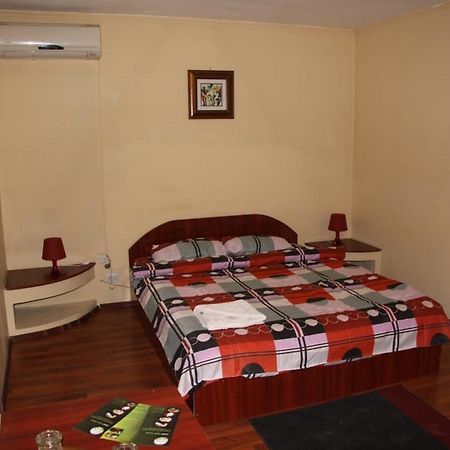 Hotel Casa Verde Prosper بوخارست المظهر الخارجي الصورة